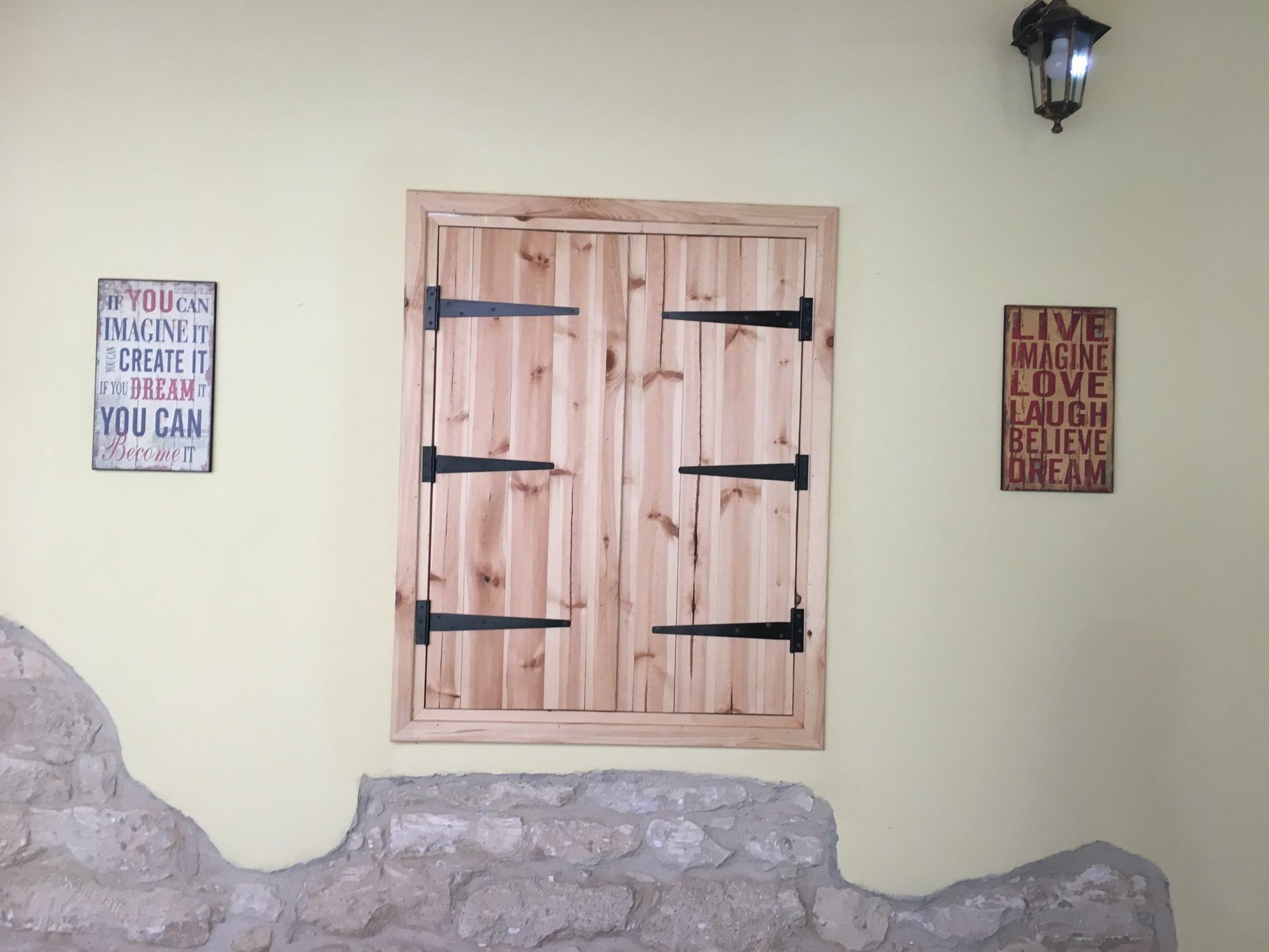 Zouglas App Guesthouse Limassol Kültér fotó